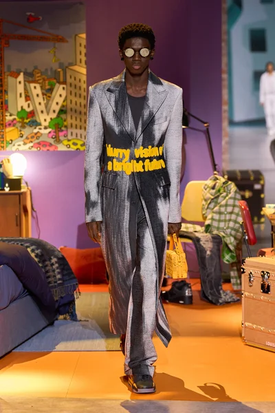Look 37
